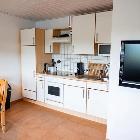 Mit Seeblick — Sport Und Erholung Appartamento Winterberg