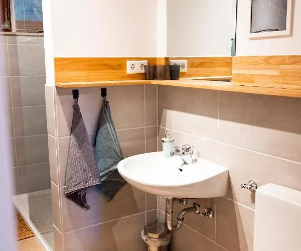 Mit Seeblick — Sport Und Erholung アパート *